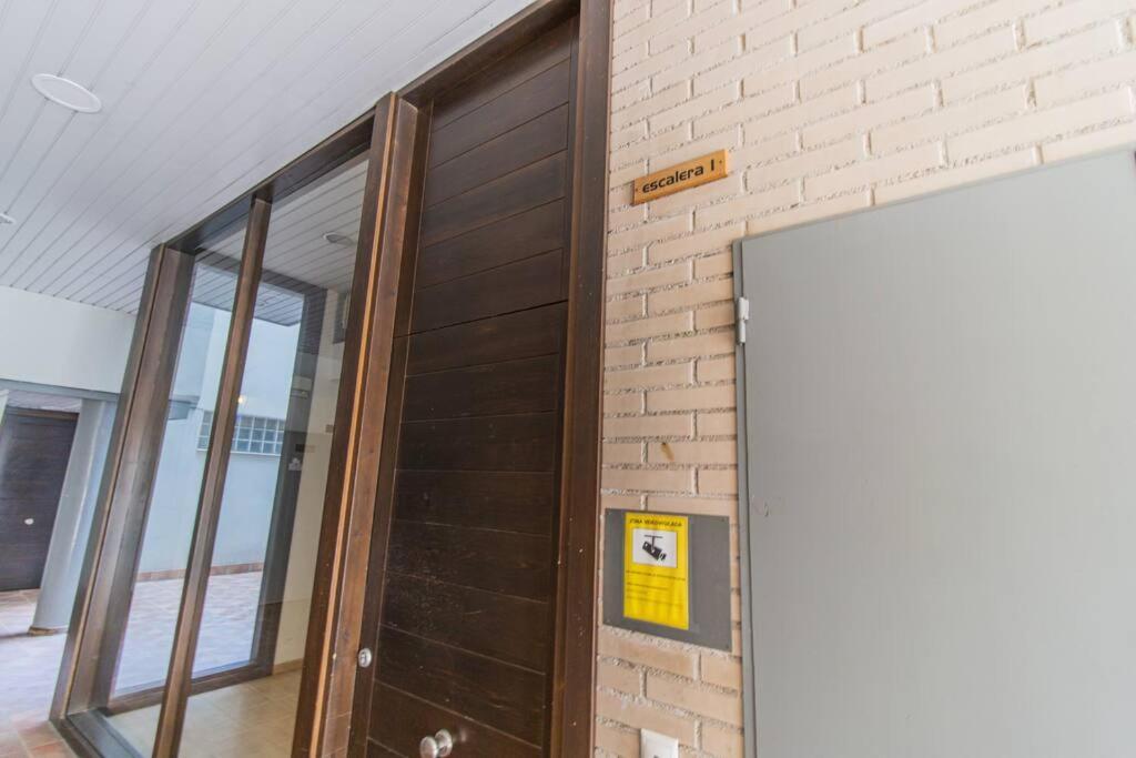 Penthouse Pyrinees , Terrace , Parking & Storage Sabinanigo