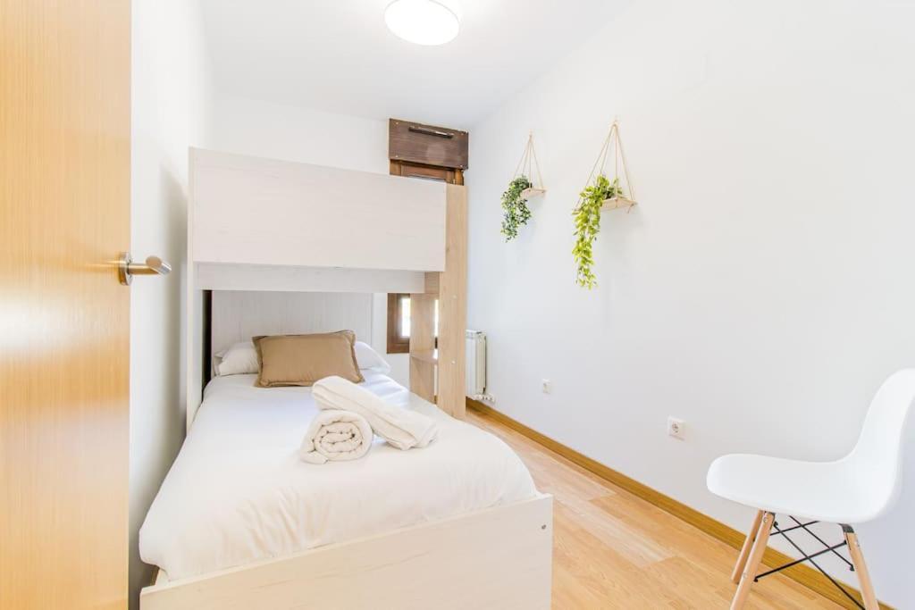Apartment Penthouse Pyrinees , Terrace , Parking & Storage *