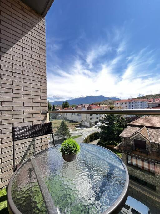 Penthouse Pyrinees , Terrace , Parking & Storage Sabinanigo
