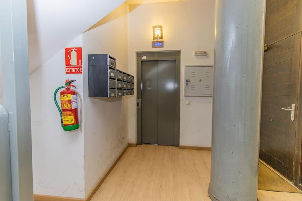Penthouse Pyrinees , Terrace , Parking & Storage Appartement *